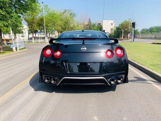 gtr23款日产尼桑战神gtr38t天津港最新售价150多万起