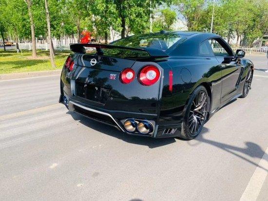 gtr23款日产尼桑战神gtr38t天津港最新售价150多万起