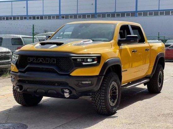 道奇公羊霸王龙是一款高性能版越野皮卡