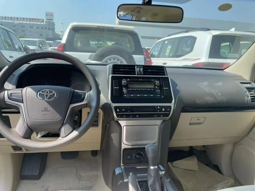 22款丰田霸道2700多少钱3月最新行情40余万起最低价