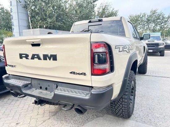 23款道奇霸王龙62t绝版现车最低售价82万起