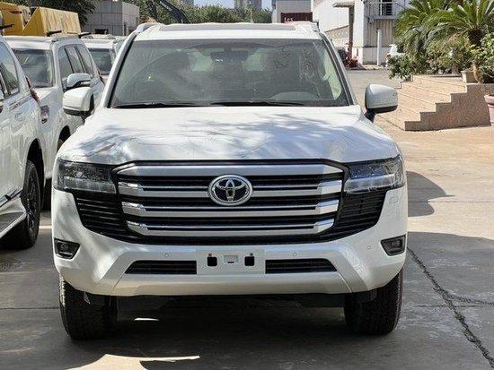 22款兰德酷路泽4000天津港价格67.5万