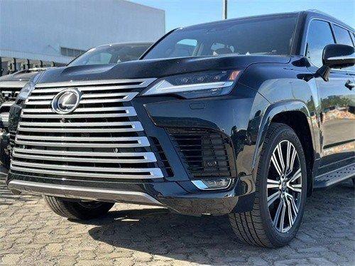 24款雷克萨斯lx600豪华suv现车价格140万起