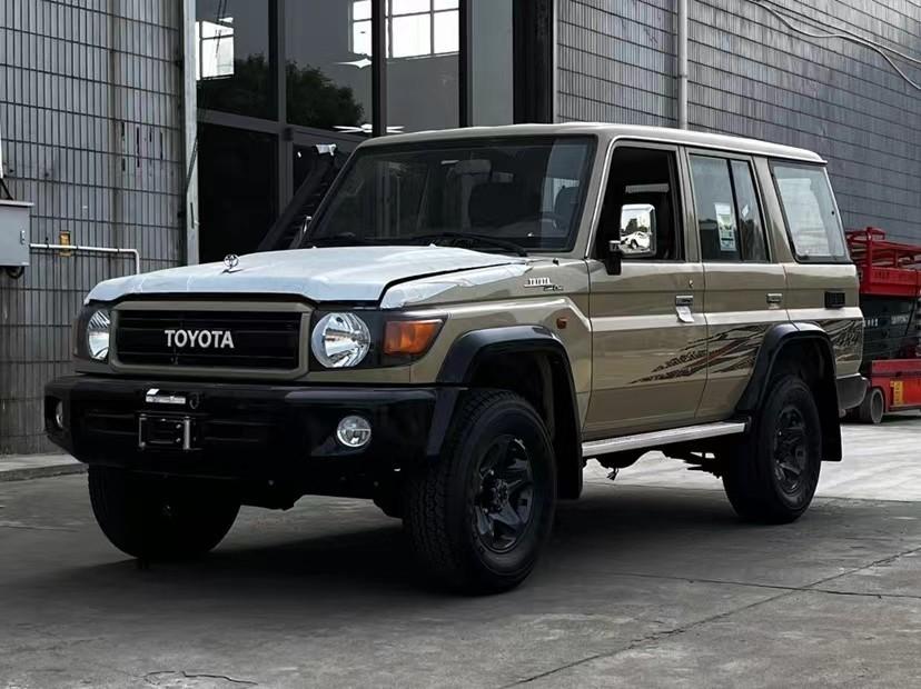  23款丰田LC76 4.0L港口最新售价50多万起最低价