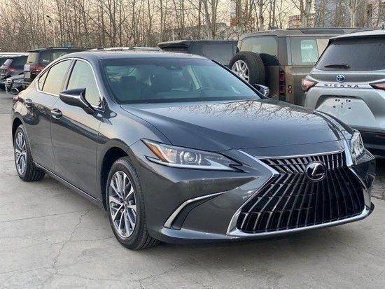 23款雷克萨斯es250四驱港口最新售价35万可分期