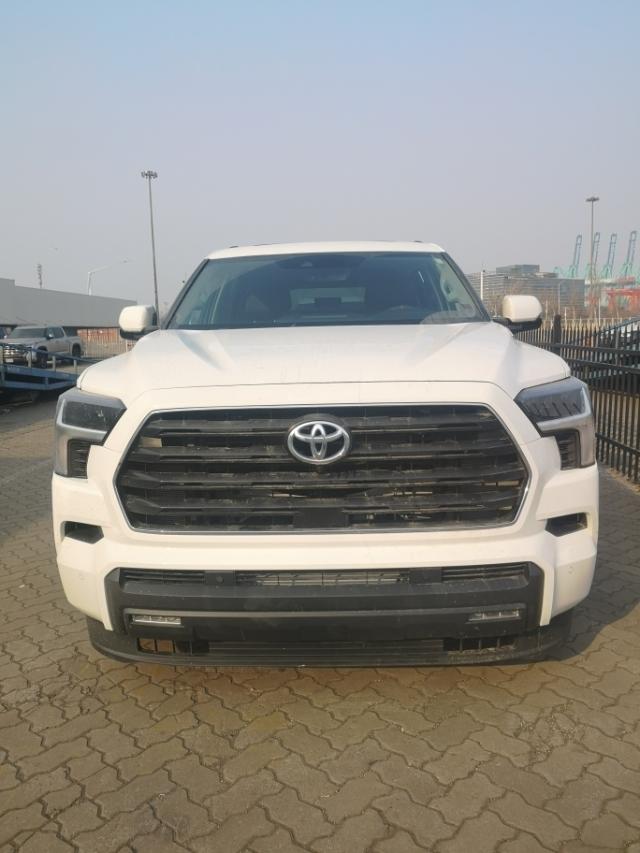 23款丰田红杉sr5抄底价格天津港现车