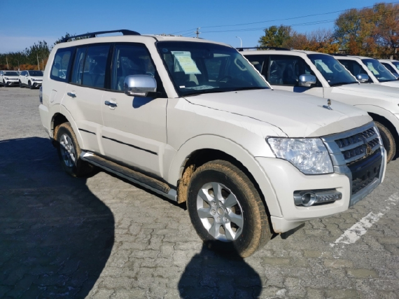 22款三菱帕杰罗v93超选四驱山猫29万起可分期-车讯网