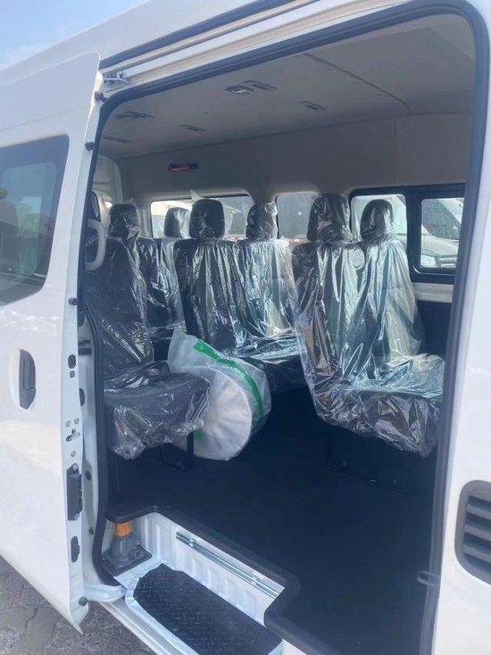 23款日产nv350大型商务车港口最新售价可分期