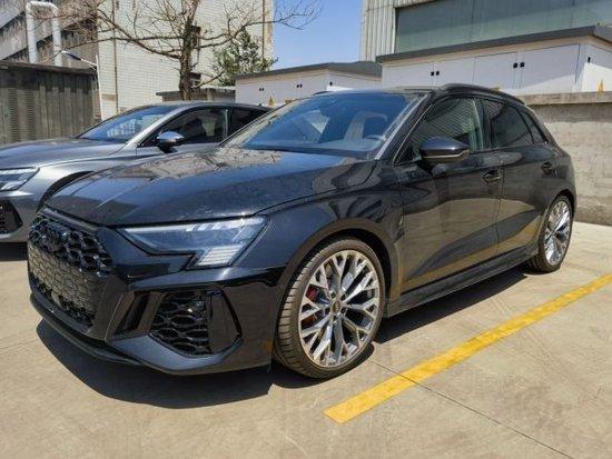 23款奥迪rs3平行进口25t港口最新售价70万可分期