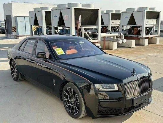 2024款劳斯莱斯古斯特四坐加长版现车含税560万可优惠