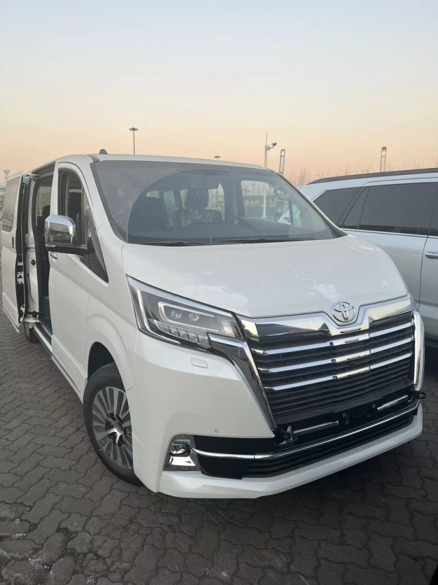 23款丰田格兰维亚3.5l汽油2.8t柴油国六b现车手续齐55万起