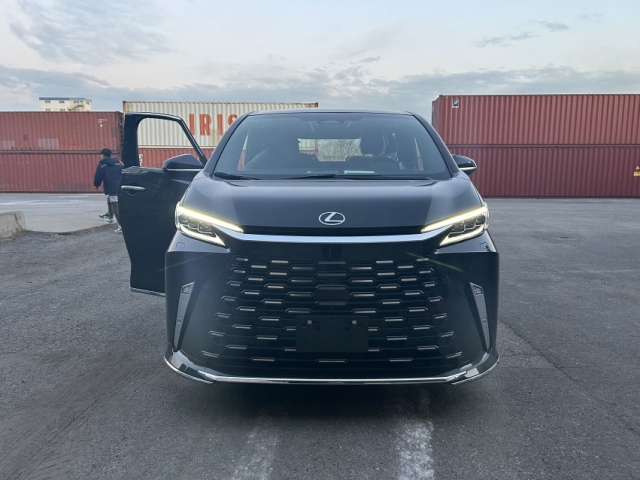 24款中规雷克萨斯lm350h四驱混动144起现金钜惠购车有礼