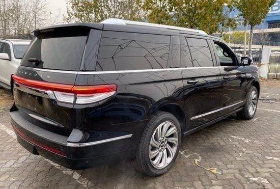 >首页>/文章>/正文>2023款林肯领航员采用了全新的格栅设计,这组飞翼