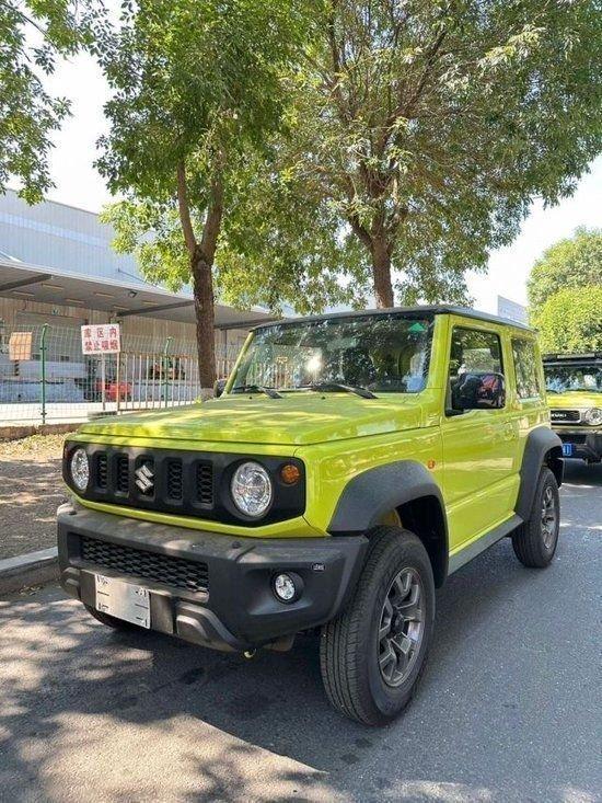 铃木越野车 两门图片