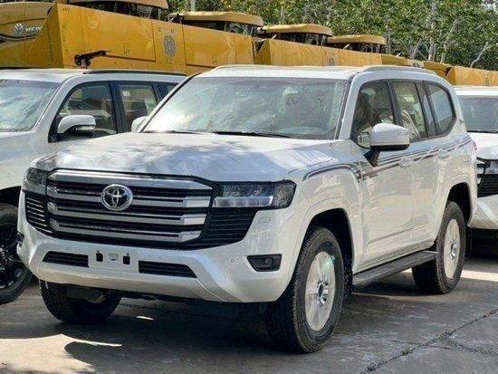 23款丰田酷路泽lc300现车81万起低价售全国可分期