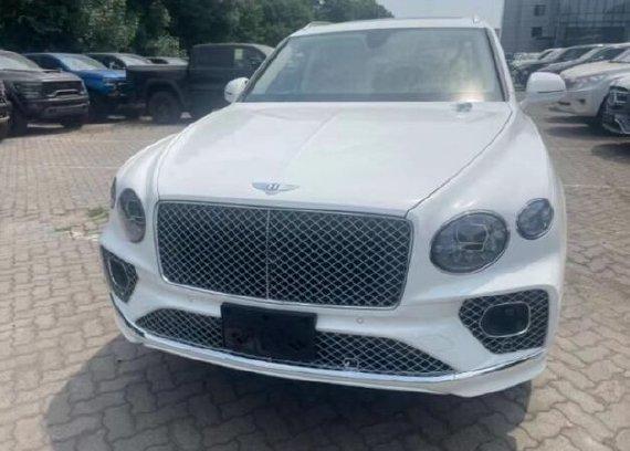 2023款宾利添越天津港现车报价直降到底豪华suv钜惠