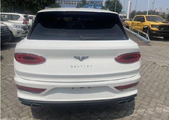 2023款宾利添越天津港现车报价直降到底豪华suv钜惠