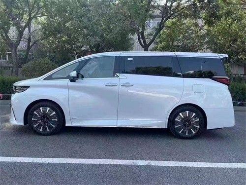 2024款丰田埃尔法现车天津港比4S店优惠10万(图2)