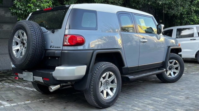 23款丰田fj酷路泽40lv6国六b全国牌现车随时提41万起