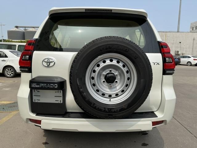 23款丰田霸道2700tx丐版现车多台40万起步