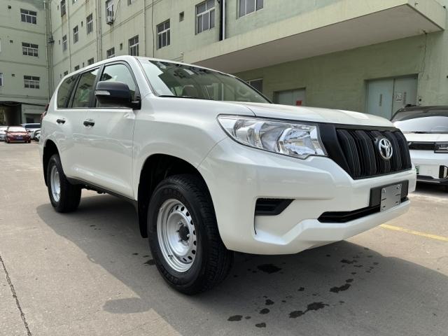 23款丰田霸道2700tx丐版现车多台40万起步