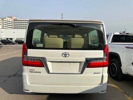 2023款丰田格兰维亚萨尔法35l全进口商务车60万起售
