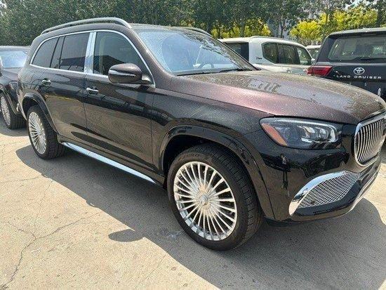 24款奔驰迈巴赫gls600独具一格裸车价格270万可分期