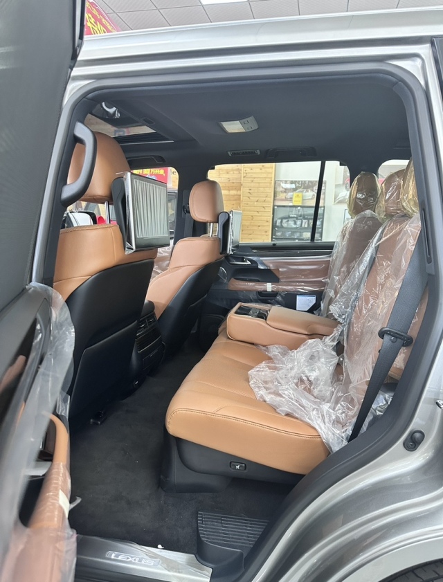 2021款雷克萨斯lx570 限量s款落地多少钱 高保值率的车型