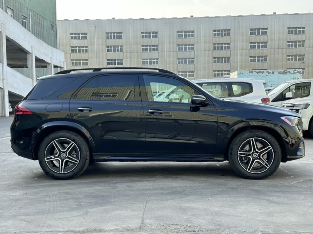 2024款奔驰gle450 5座 独家 运动 智能驾驶包现车多少钱 颜色全