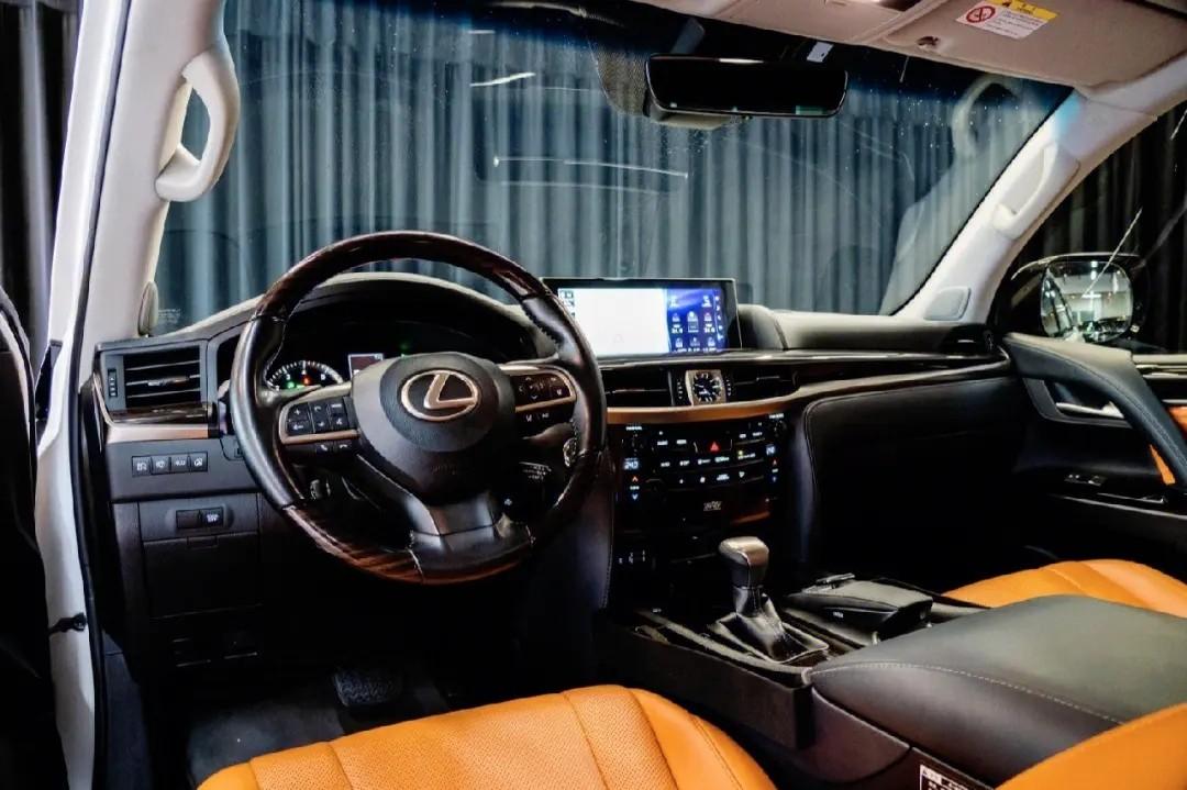 雷克萨斯LX570国六B绝版越野实拍
