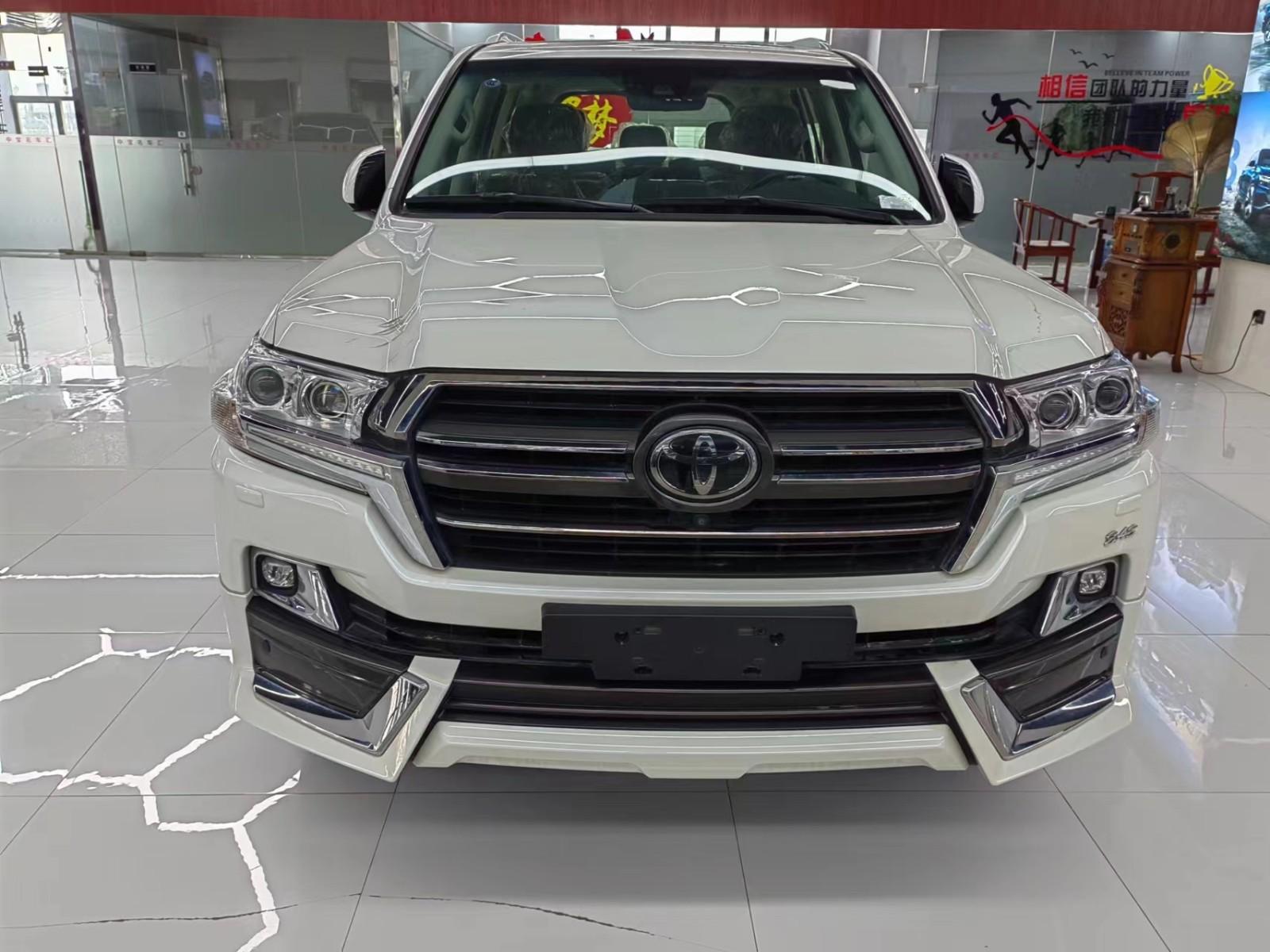 实拍顶配丰田酷路泽570vxs介绍多少钱