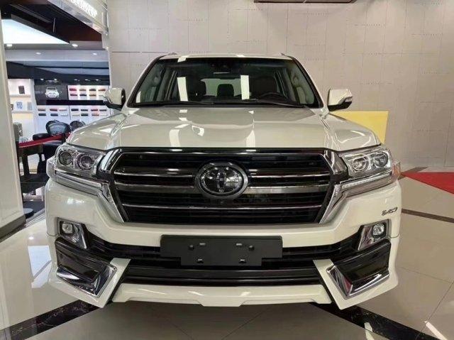 23款兰德酷路泽5700v8kdss天津保税区现车掉价