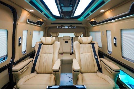 23款丰田海狮3.5V6 强劲动力 可靠品质 舒适空间 天津港60余万