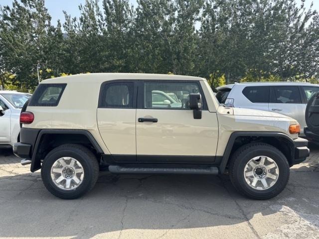 23款丰田fj酷路泽40lv6沙漠小王子全国牌39万最低价