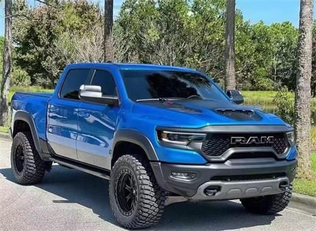 道奇公羊霸王龙62l最具极限越野能力的一款皮卡车