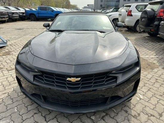 23款雪佛兰科迈罗大黄蜂今典跑车火热销售