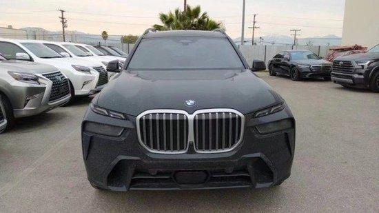 24款加版宝马x7顶配卓越豪华顶级配置现车109万