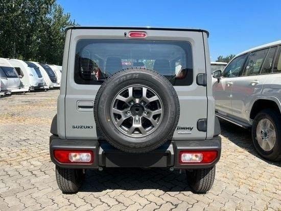 23款铃木吉姆尼小巧身躯强大越野能力天津港20余万起售