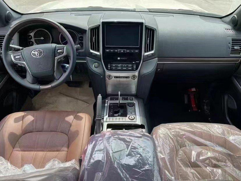 新款兰德酷路泽5700vxs顶配配置港口裸车价格