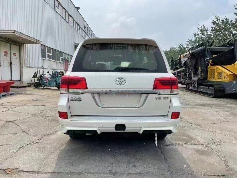 新款兰德酷路泽5700vxs顶配配置港口裸车价格