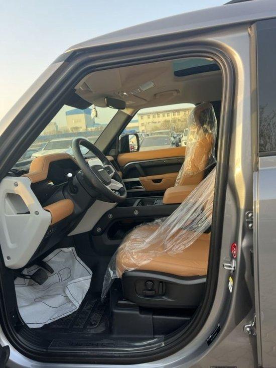 2023款路虎卫士110四门柴油现车感恩回馈价