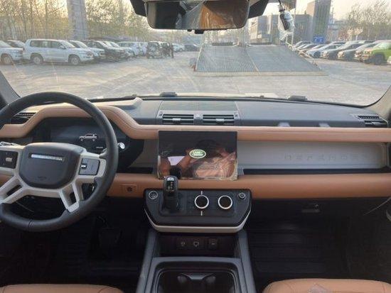 2023款路虎卫士110四门柴油现车感恩回馈价