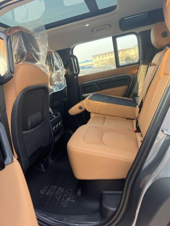 2023款路虎卫士110四门柴油现车感恩回馈价