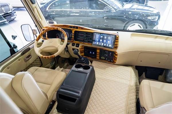 丰田考斯特9座高端商务车 丰田考斯特最新报价
