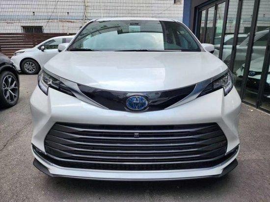 2024款丰田塞纳25混动四驱全国价格最低