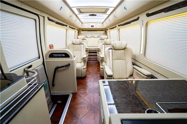 丰田考斯特13座价格考斯特13座报价配置