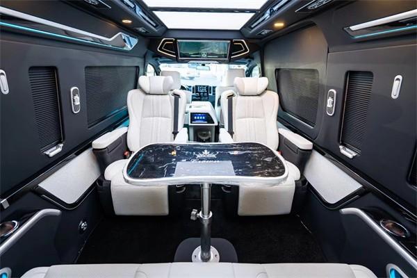 新款丰田海狮5米9车身丰田海狮大空间商旅车