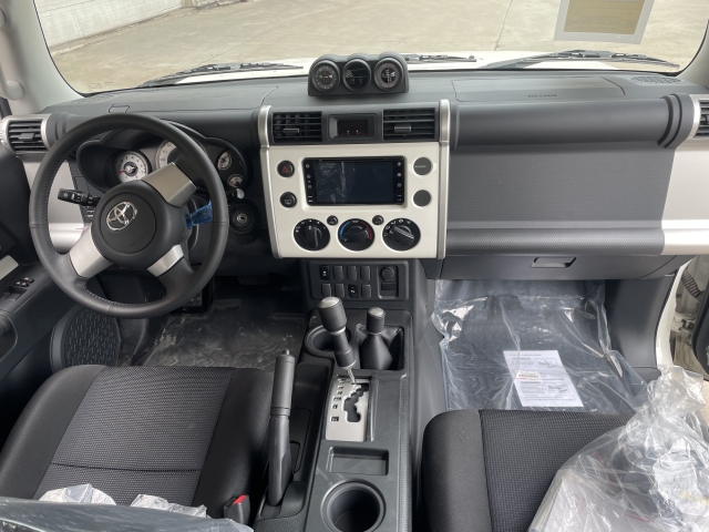 2024款丰田酷路泽fj现车报价 4.0极限运动 双油箱两气囊