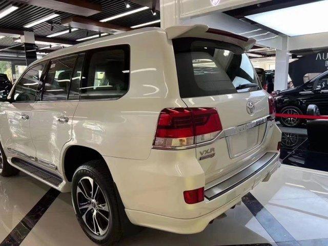 新款兰德酷路泽5700v8显彪悍与霸气现车价格