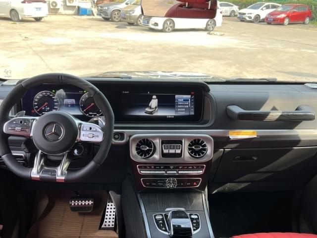 2024款奔驰g63现车硬朗造型 现车落地多少钱 荣获尊贵越野美称